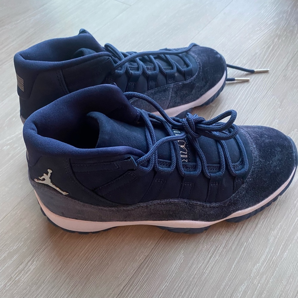 Blue Velvet Jordan 11’s